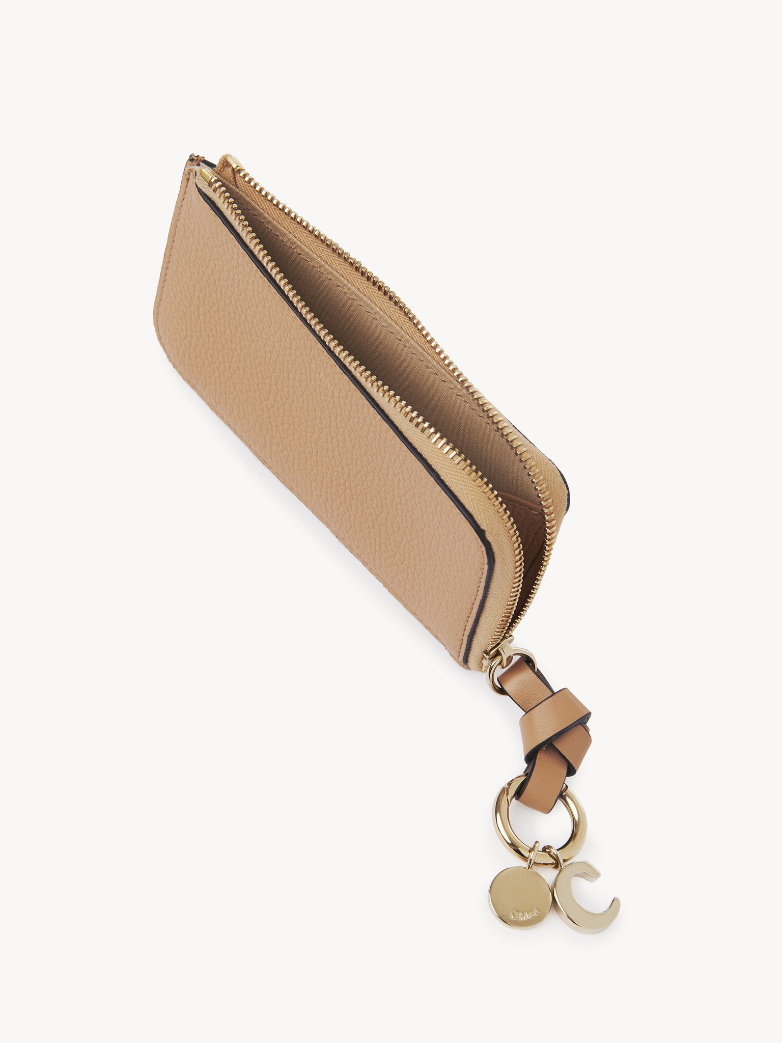 Alphabet purse in grained leather Grained & shiny calfskin
Light Tan Product detail