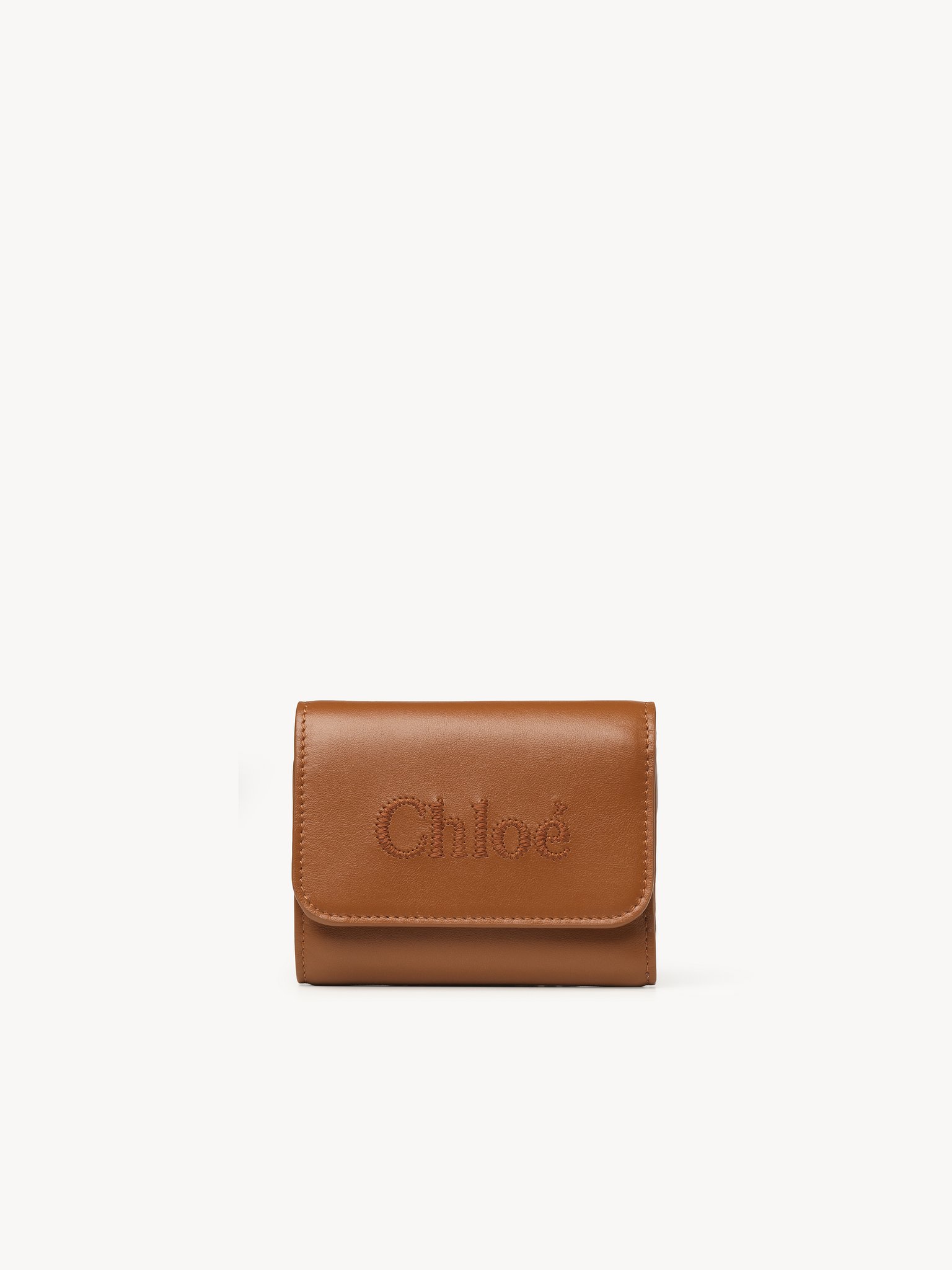 Small Chloé Sense tri-fold in soft leather Shiny calfskin
Caramel