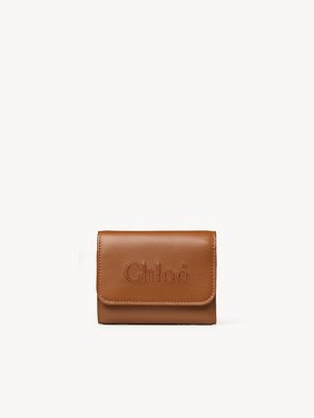 Small Chloé Sense tri-fold in soft leather Shiny calfskin
Caramel