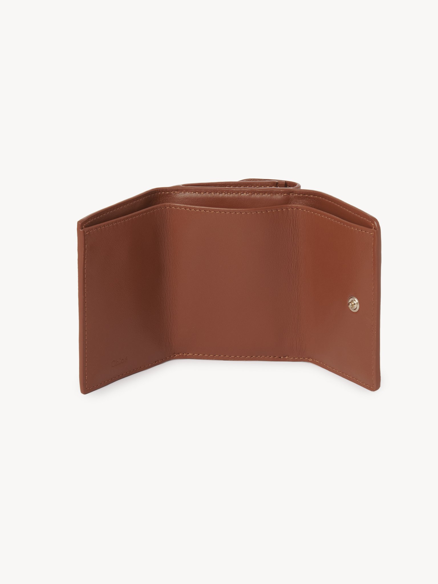 Mini Chloé Sense tri-fold in soft leather Shiny calfskin
Caramel Product detail