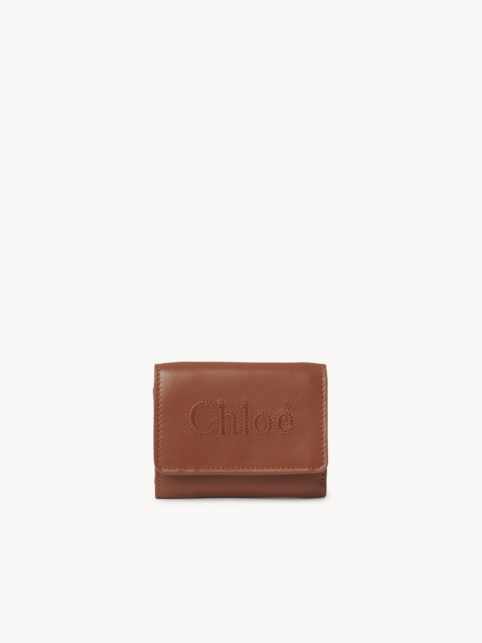 Mini Chloé Sense tri-fold in soft leather Shiny calfskin
Caramel