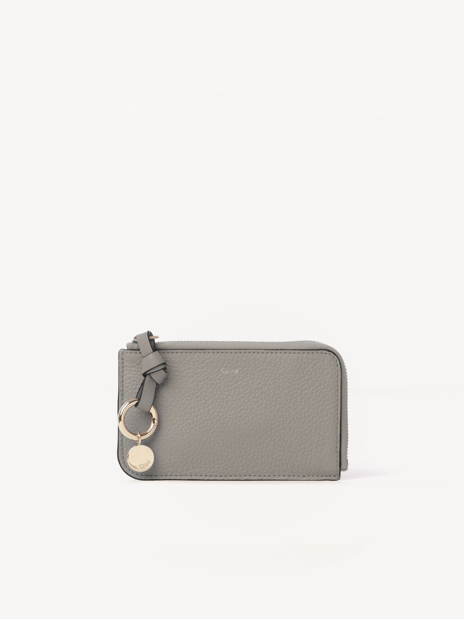 Alphabet purse in grained leather Grained & shiny calfskin
Cashmere Grey [*** acc_altImage_shotM ***]