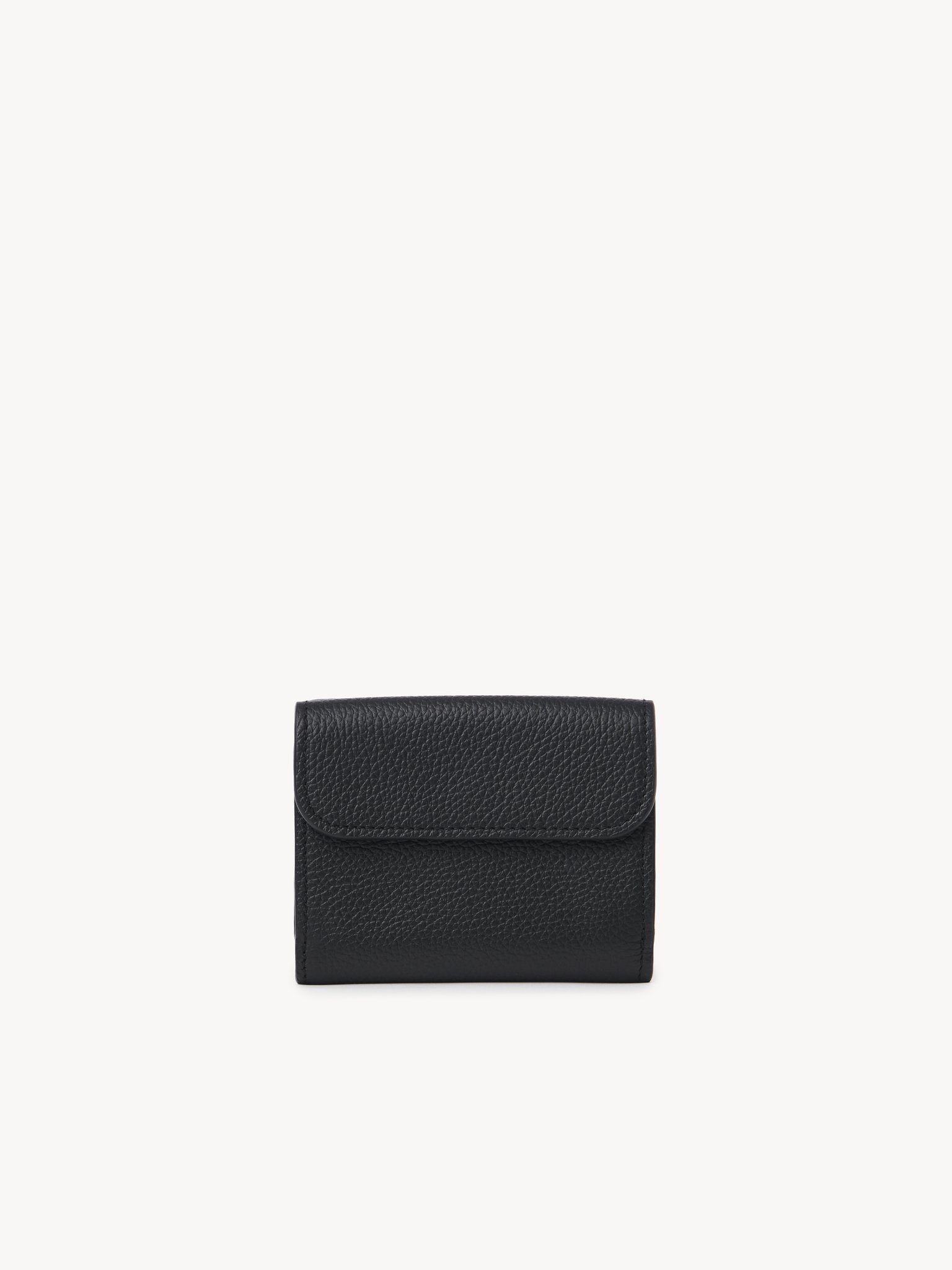 Small Marcie tri-fold in grained leather Grained calfskin
Black Back view of the product