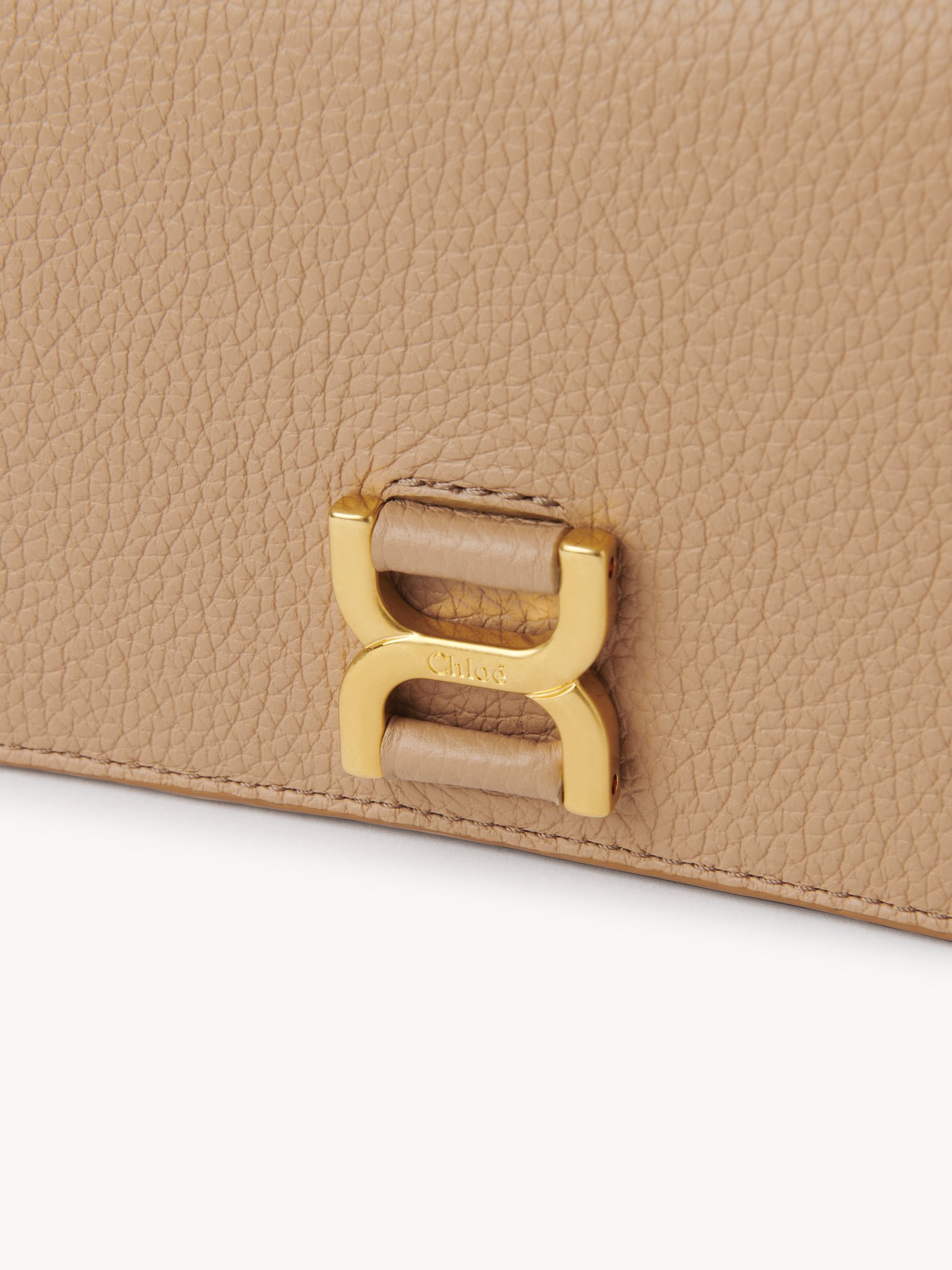 Marcie long wallet with flap in grained leather Grained calfskin
Light Tan 