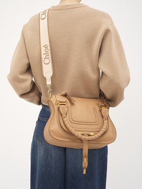 Adjustable strap in canvas Canvas with Chloé logo embroidery
Powder Beige Back view of the product