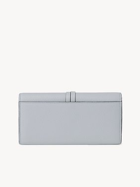 Alphabet wallet with flap in grained leather Grained & shiny calfskin
Graceful Blue 