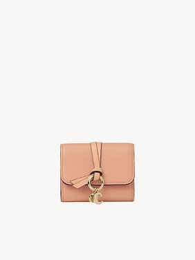 Small Alphabet tri-fold in grained leather Grained & shiny calfskin
Terracotta Pink