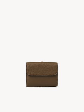 Small Alphabet tri-fold in grained leather Grained & shiny calfskin
Dark Khaki Top view of the product