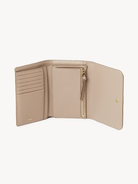 Marcie compact wallet in grained leather Grained calfskin
Floral Grey Product detail