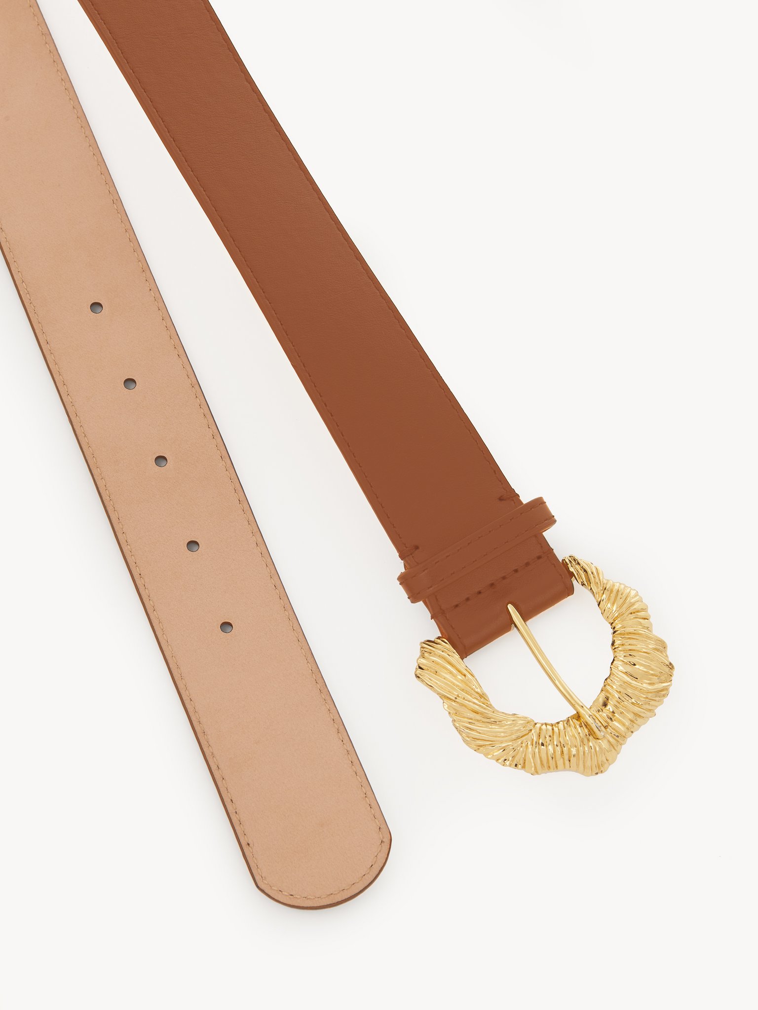 The Chloé Flowers belt Soft calfskin & brass
Clay Brown Product detail