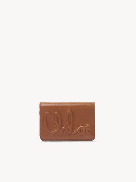 C Chloé bifold wallet in shiny leather  Shiny calfskin
Clay Brown