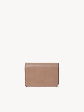 C Chloé bifold wallet in shiny leather  Shiny calfskin
Woodrose Top view of the product