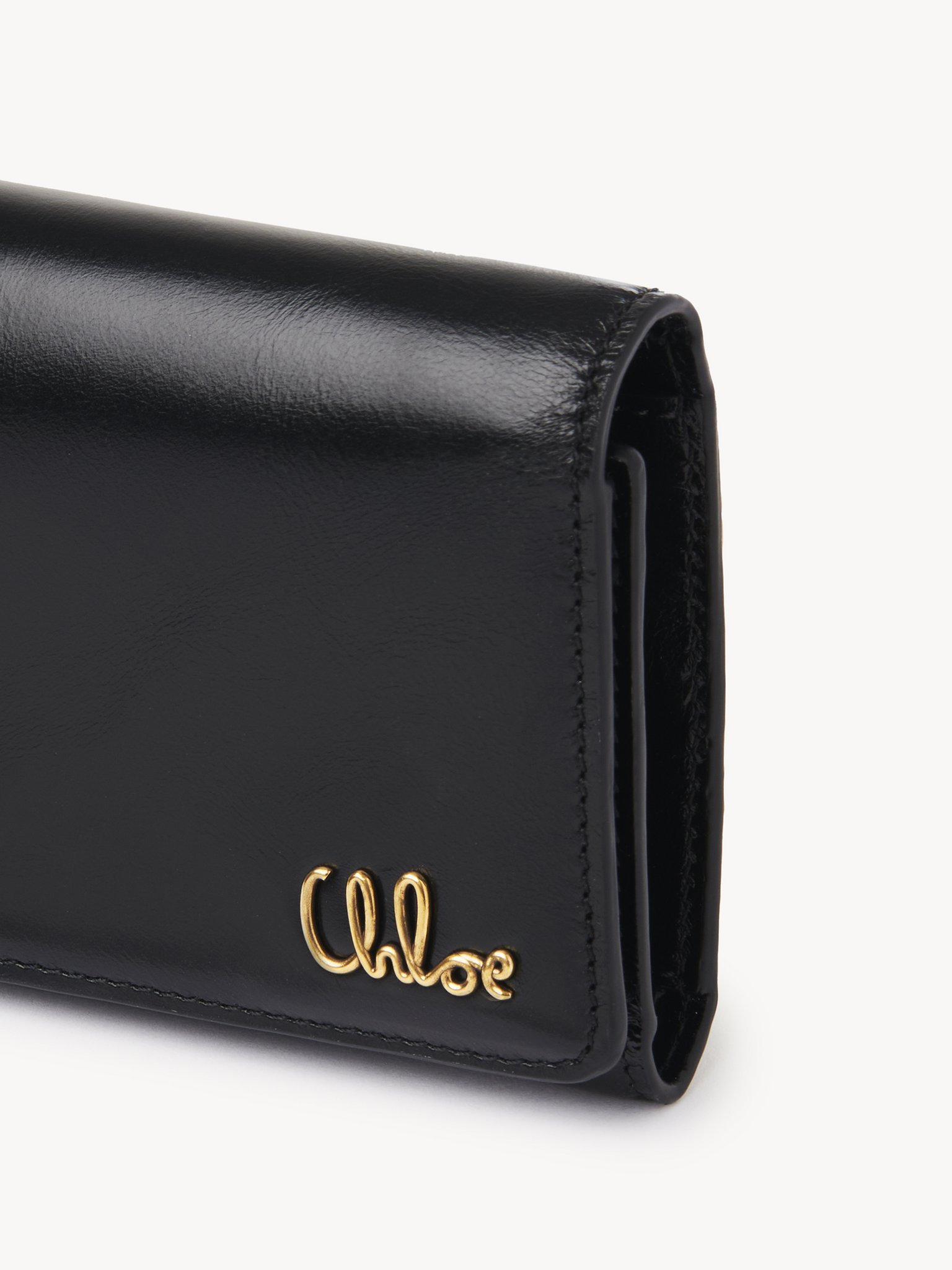 Small Chloé Iconic tri-fold with coin pocket in shiny leather Shiny calfskin
Black 