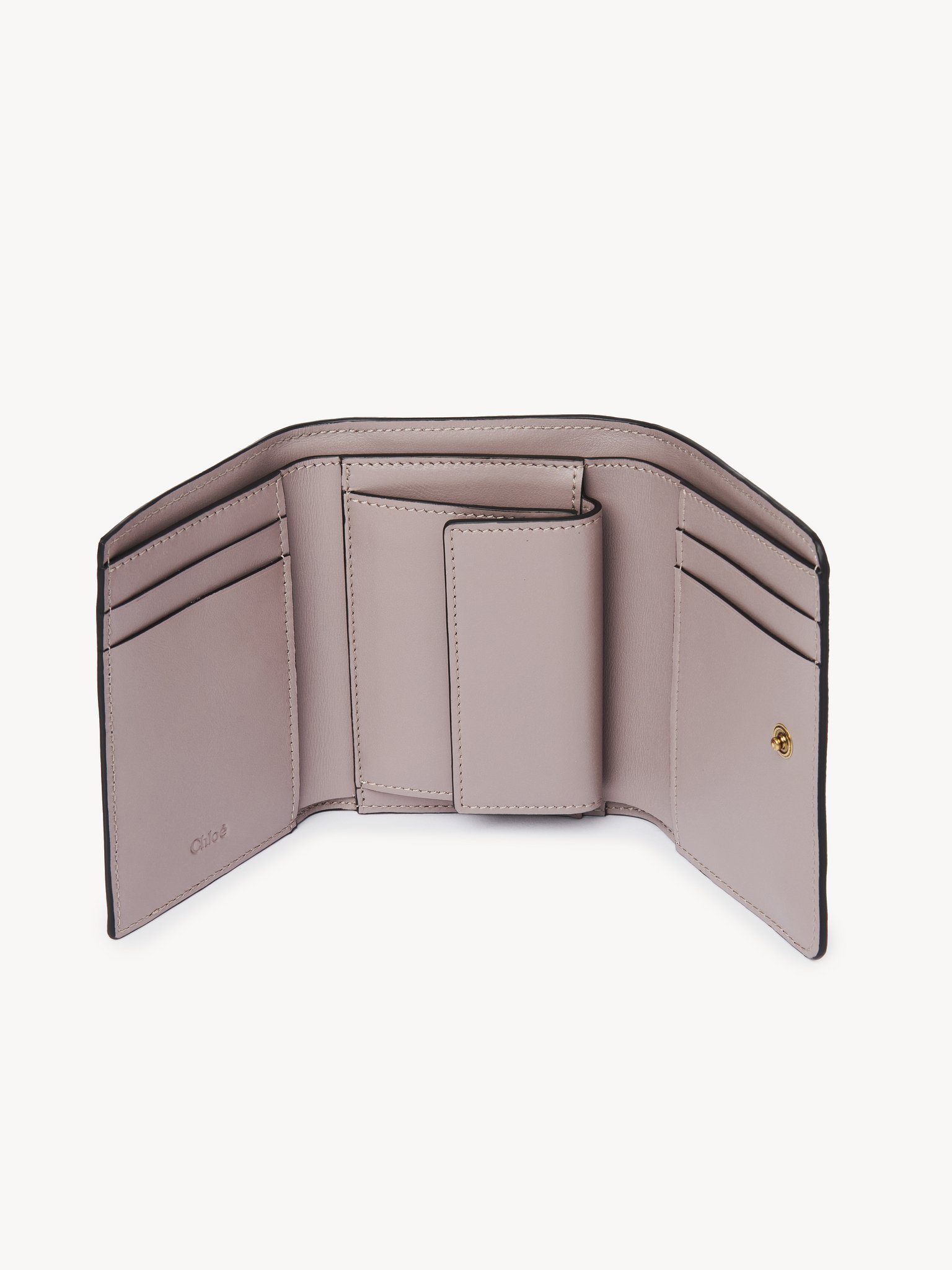 Small Chloé Iconic tri-fold with coin pocket in shiny leather Shiny calfskin
Grizzled Purple Product detail