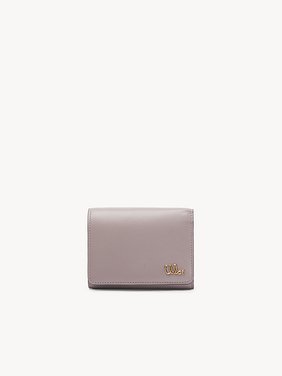 Small Chloé Iconic tri-fold with coin pocket in shiny leather Shiny calfskin
Grizzled Purple