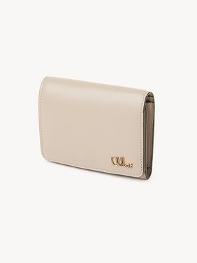 Small Chloé Iconic tri-fold with coin pocket in shiny leather Shiny calfskin
Cement Pink Back view of the product