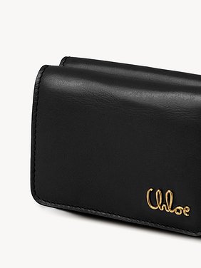 Mini Chloé Iconic tri-fold in shiny leather Shiny calfskin
Black 