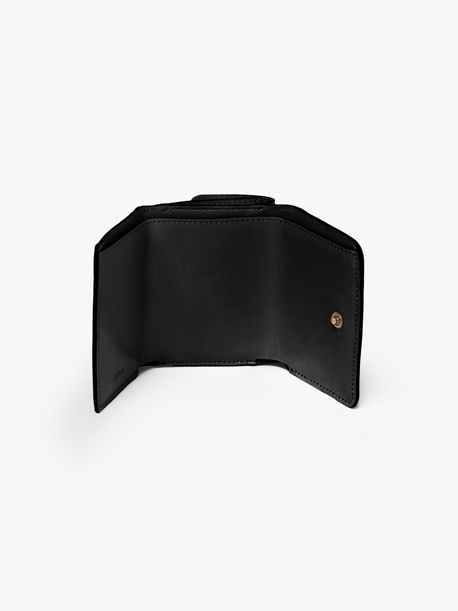 Mini Chloé Iconic tri-fold in shiny leather Shiny calfskin
Black Product detail