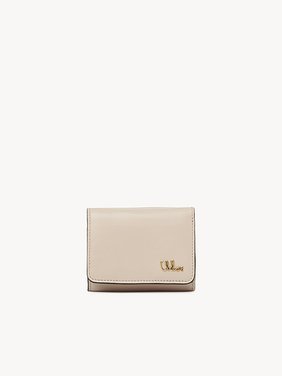 Mini Chloé Iconic tri-fold in shiny leather Shiny calfskin
Cement Pink