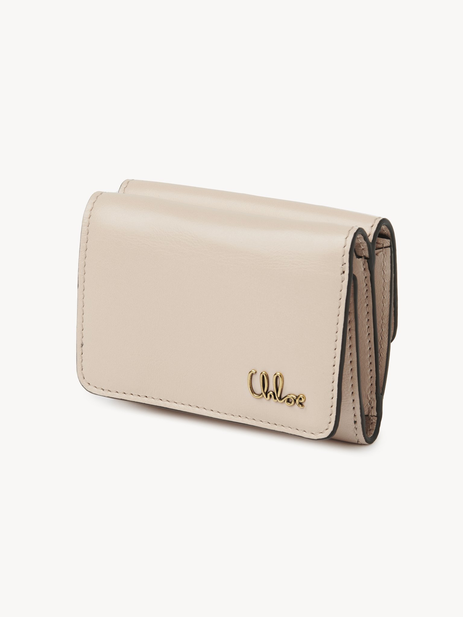 Mini Chloé Iconic tri-fold in shiny leather Shiny calfskin
Cement Pink Back view of the product