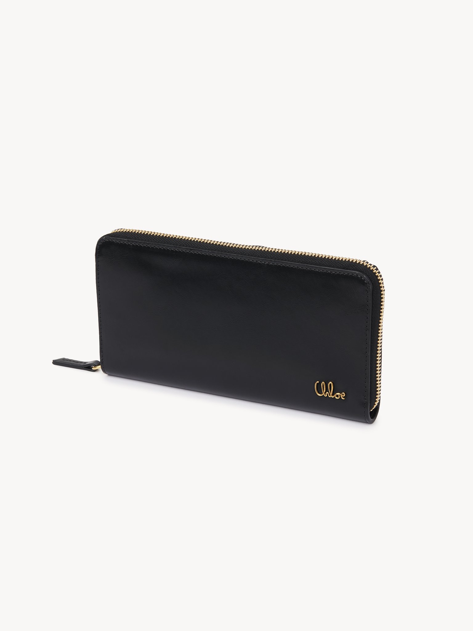 Chloé Iconic zipped long wallet in shiny leather Shiny calfskin
Black Back view of the product