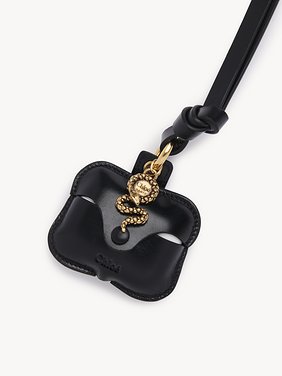 Chloé Symbols Snake earpods case in grained leather Grained buffalo leather & metal
Black Product detail