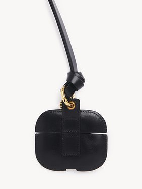 Chloé Symbols Snake earpods case in grained leather Grained buffalo leather & metal
Black 