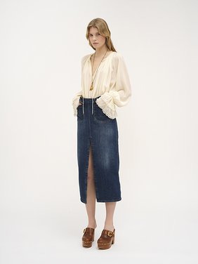 Front-slit midi skirt in denim Organic cotton indigo denim
Night Blue Back view of the product