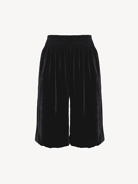 Fluid bermuda shorts in velvet Liquid velvet
Black