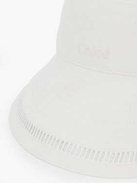 Bucket hat in cotton Recycled cotton
Vanilla Ice Front view of the product being worn