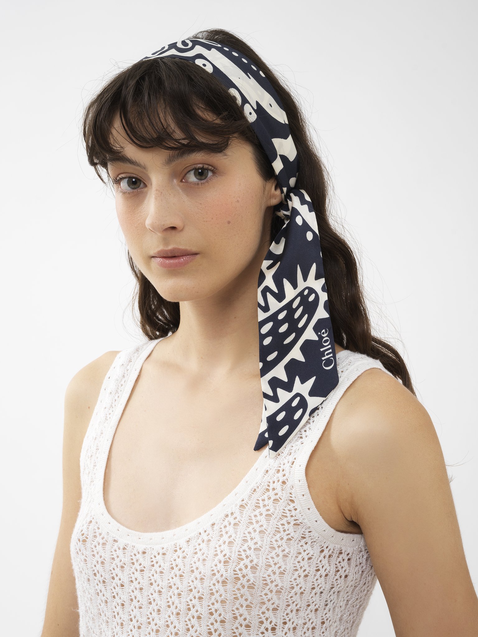 Foulard a fascia in seta Seta biologica
White & Blue Inquadratura dall'alto del prodotto