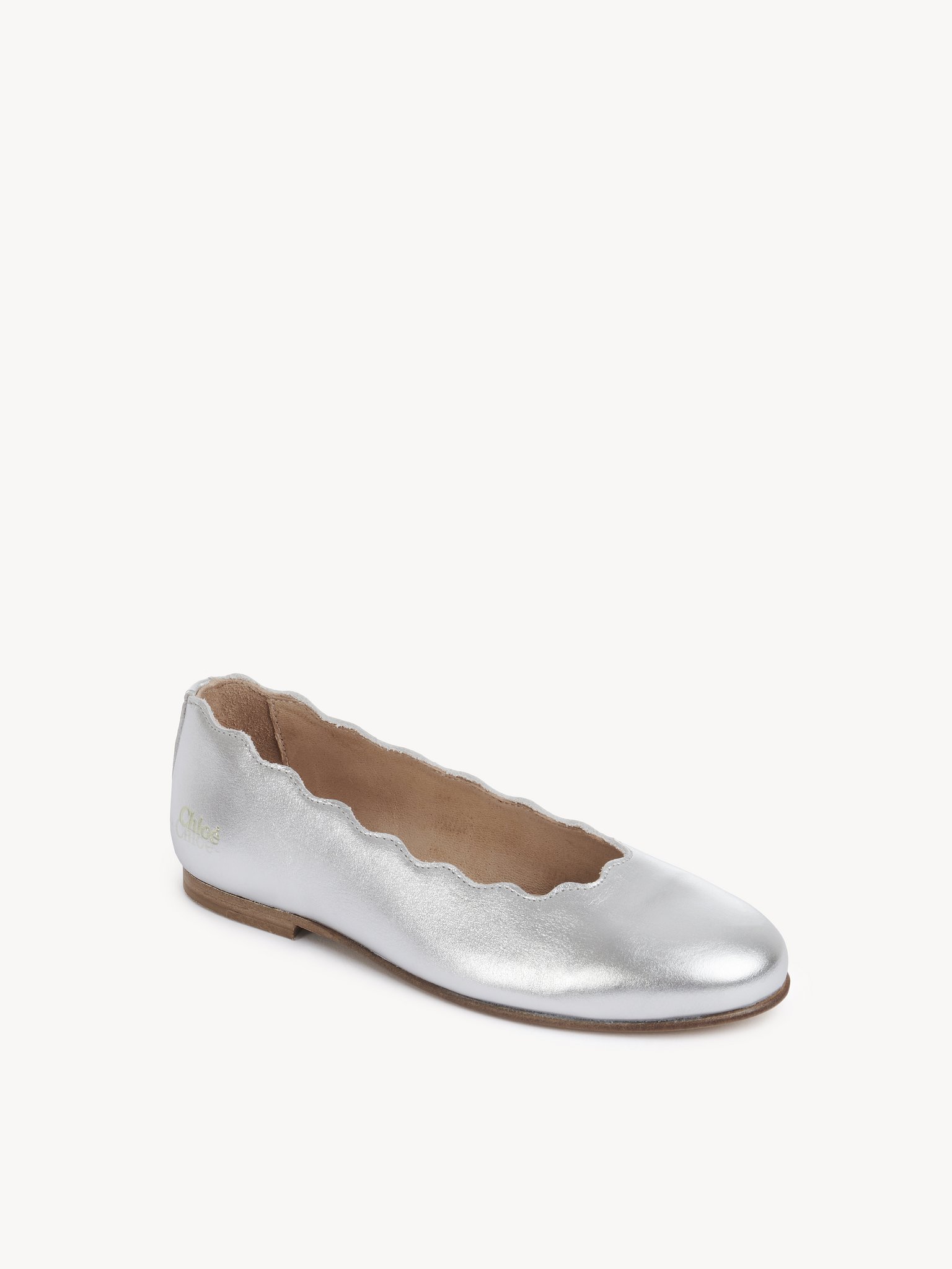 Lauren ballerinas Cowhide
Silver Back view of the product