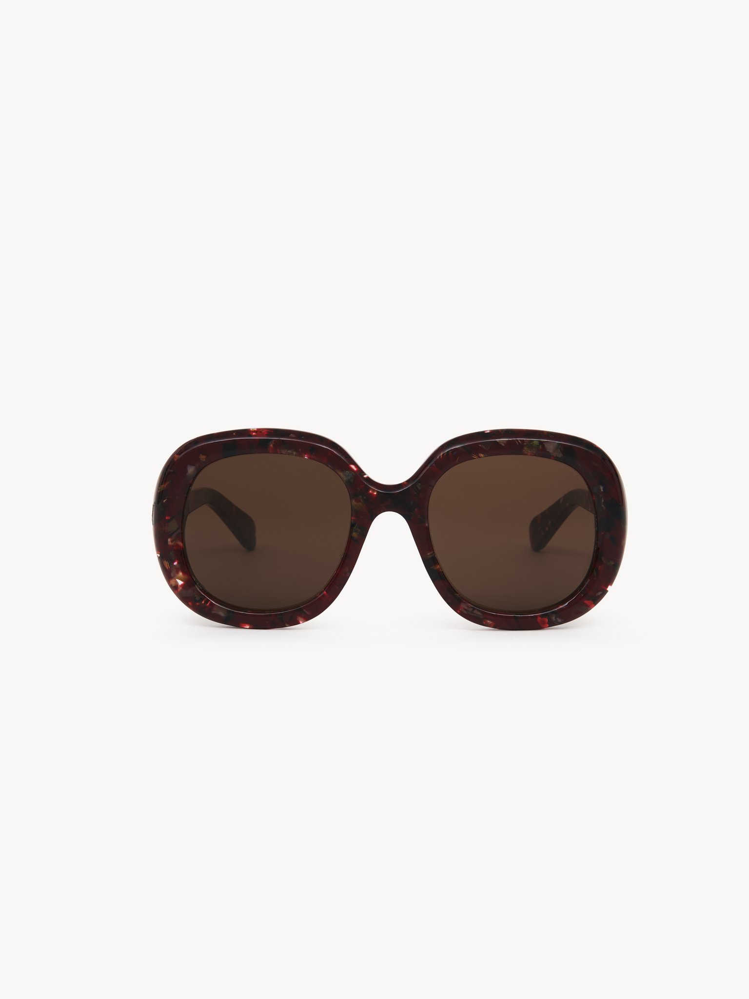 Gayia sunglasses Garnet Red recycled acetate & bio-based nylon
Brown lenses Back view of the product