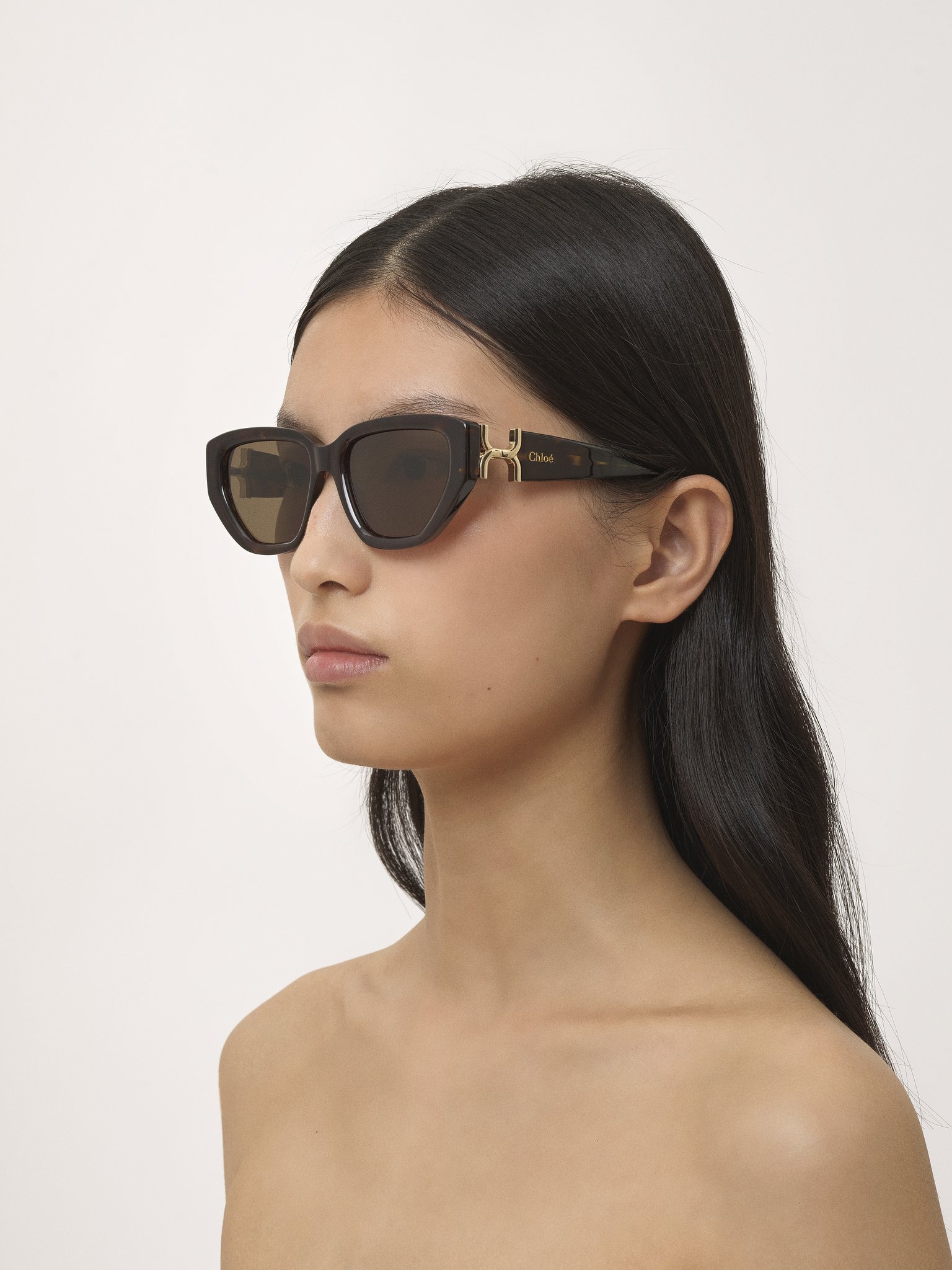 Marcie sunglasses Dark Havana lower-impact acetate & bio-based nylon
Brown lenses Front view of the product being worn