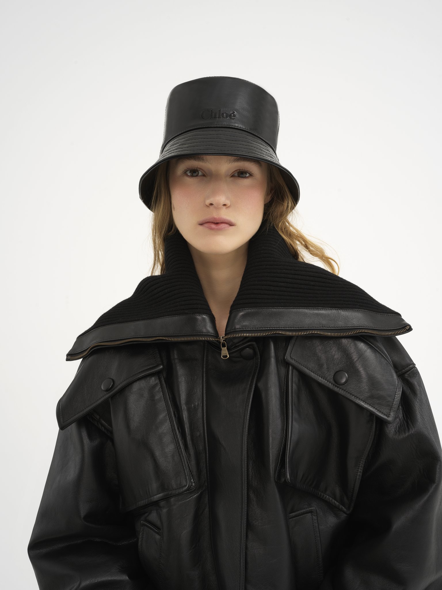 Chloé Chloé Bucket Hat In Shiny Leather | Chloé ZA