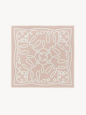 The Chloé Iconic Print scarf in cotton & silk Organic cotton & organic silk
Pink & Beige