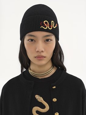 The Chloé Snake beanie in wool & cashmere knit Merino wool & cashmere knit
Black Back view of the product