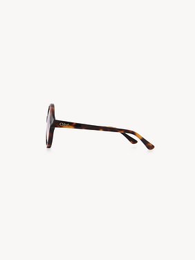 Salomé sunglasses Havana lower-impact acetate & bio-based nylon
Gradient burgundy & crystal lenses Product detail