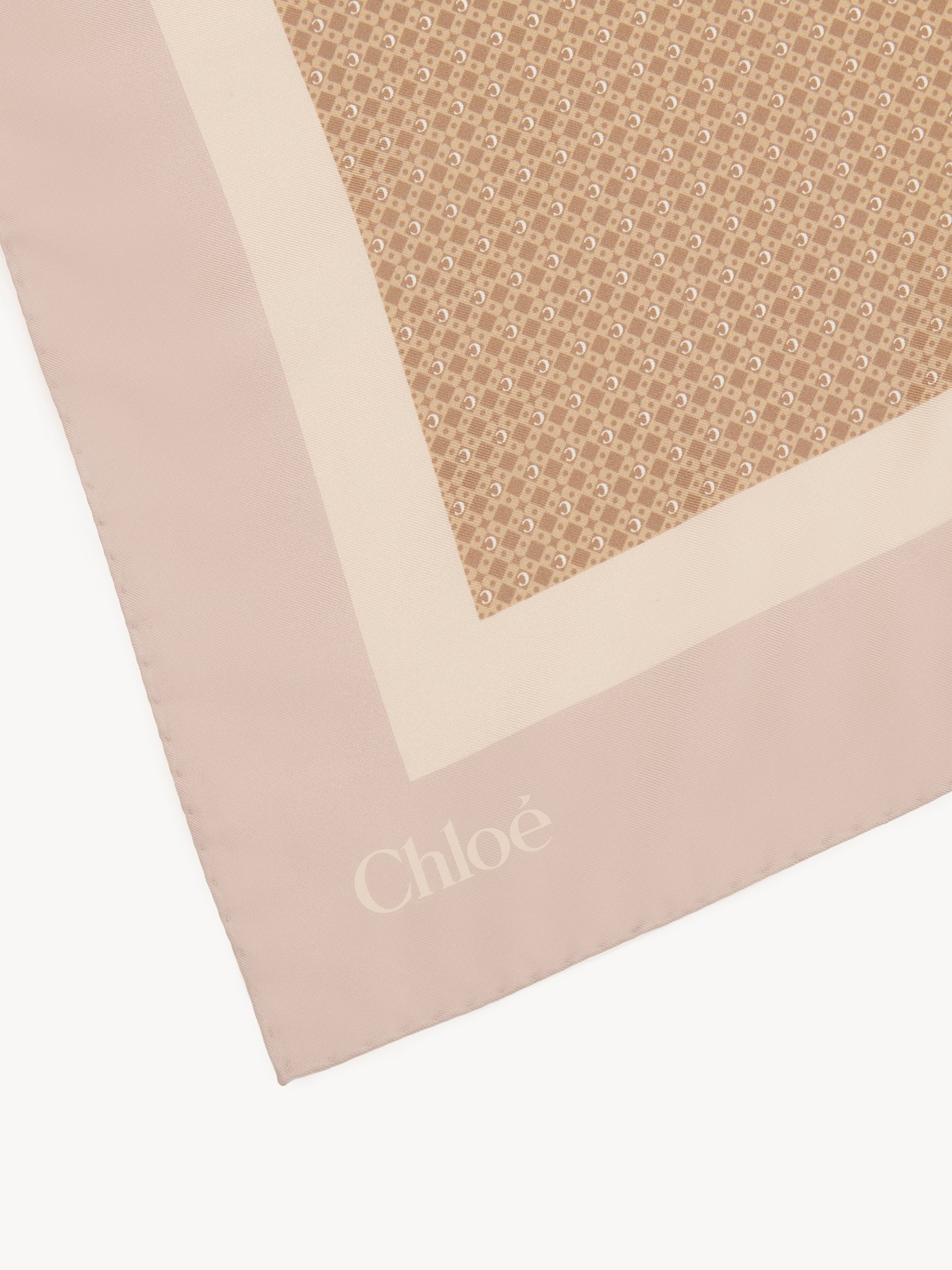 The Chloé Mini Tie-Print scarf in silk Mini tie print on organic silk
Delicate Beige Product detail