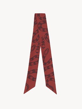 The Chloé Snake bandeau scarf in silk Organic silk
Red & Black