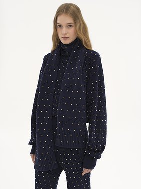 The Chloé Cabochon Knit scarf in wool & cashmere Merino wool & cashmere
Classic Navy Back view of the product