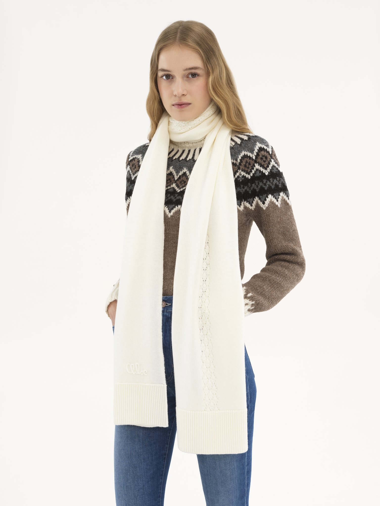 The Chloé Lace Knit scarf in wool & lace jacquard Merino wool & lace jacquard
Off White Back view of the product