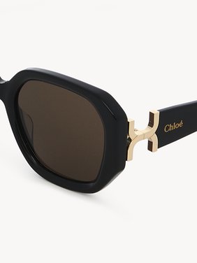 Marcie sunglasses Black lower-impact acetate & bio-based nylon
Brown lenses Top view of the product