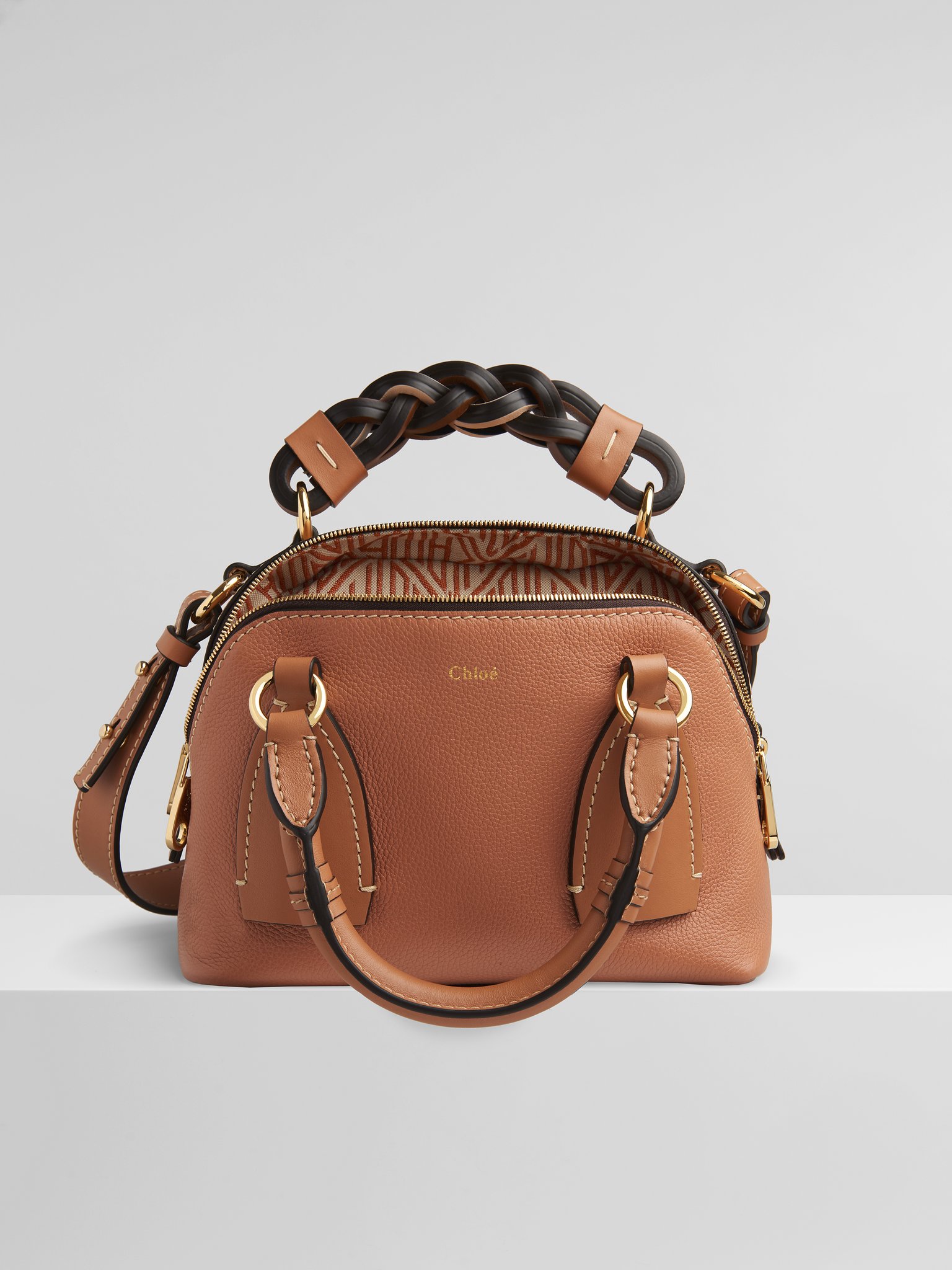 daria small leather shoulder bag