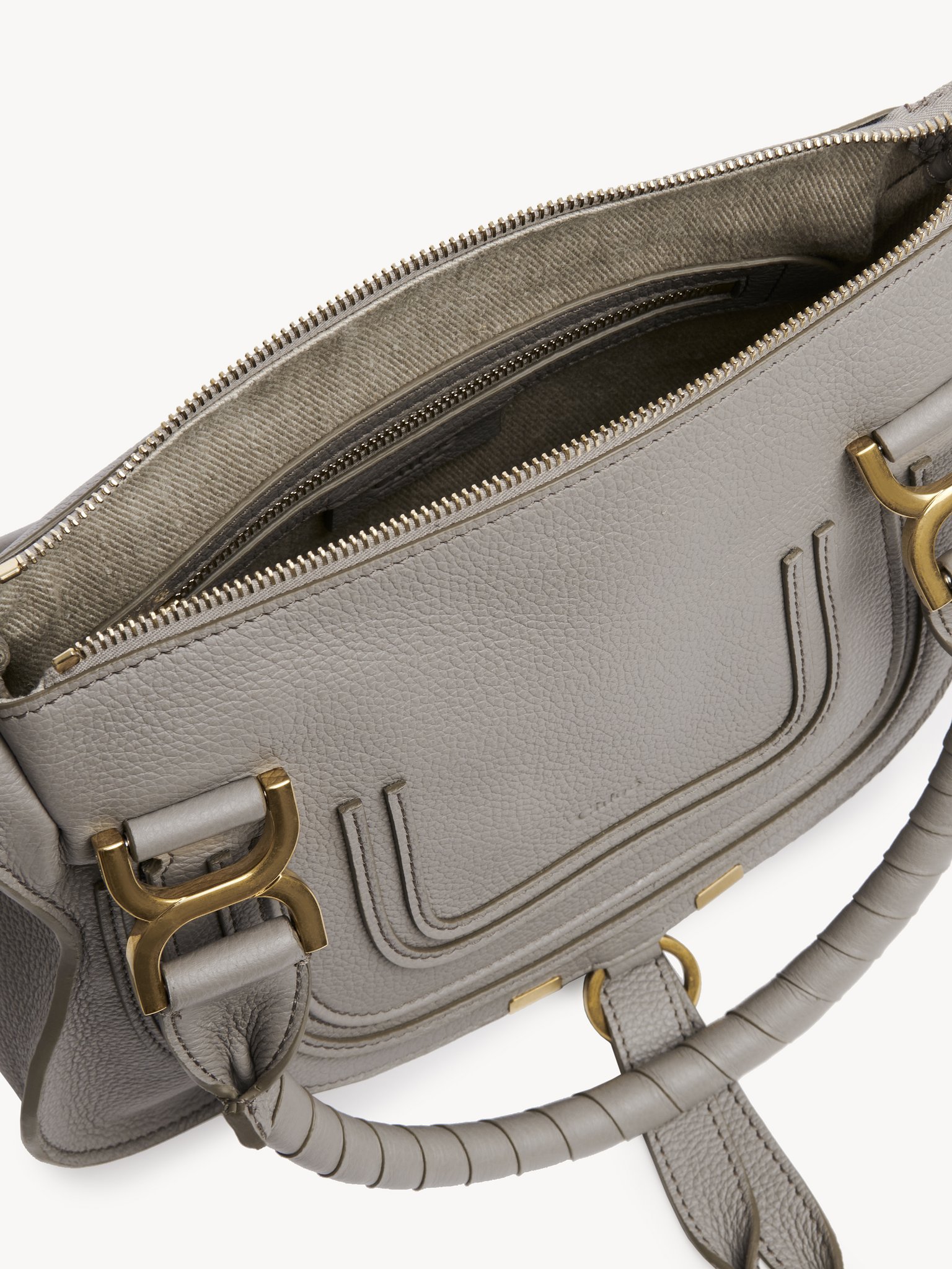 Small Marcie bag in grained leather Grained calfskin
Cashmere Grey Front view of the product being worn