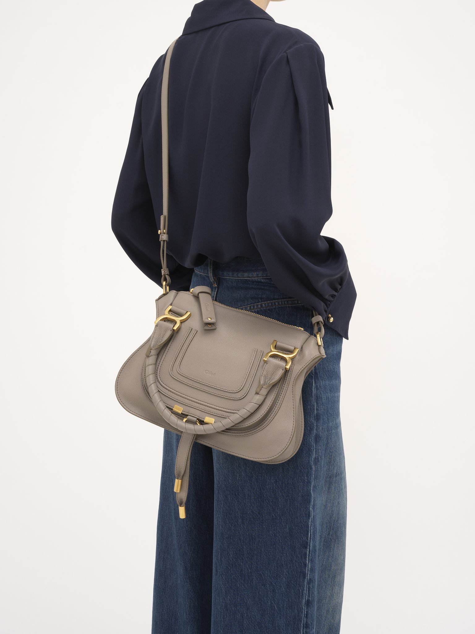 Small Marcie bag in grained leather Grained calfskin
Cashmere Grey [*** acc_altImage_shotG ***]