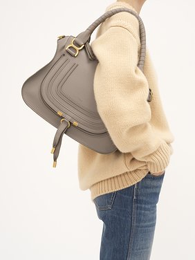 Marcie bag in grained leather Grained calfskin
Cashmere Grey [*** acc_altImage_shotH ***]