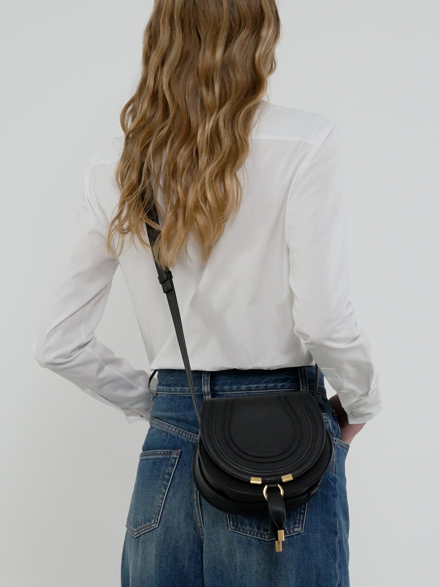 Small Marcie saddle bag in grained leather Grained calfskin
Black [*** acc_altImage_shotV ***]