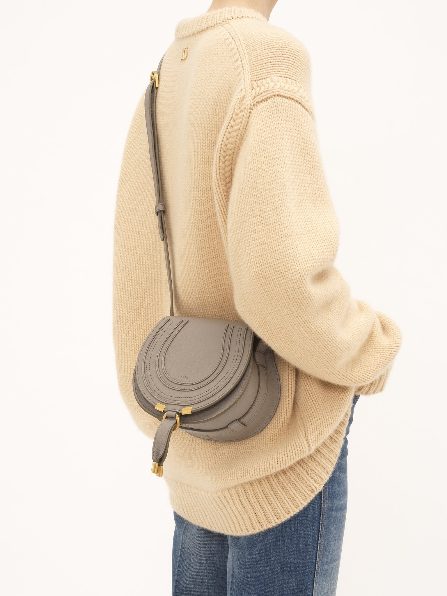 Small Marcie saddle bag in grained leather Grained calfskin
Cashmere Grey [*** acc_altImage_shotG ***]