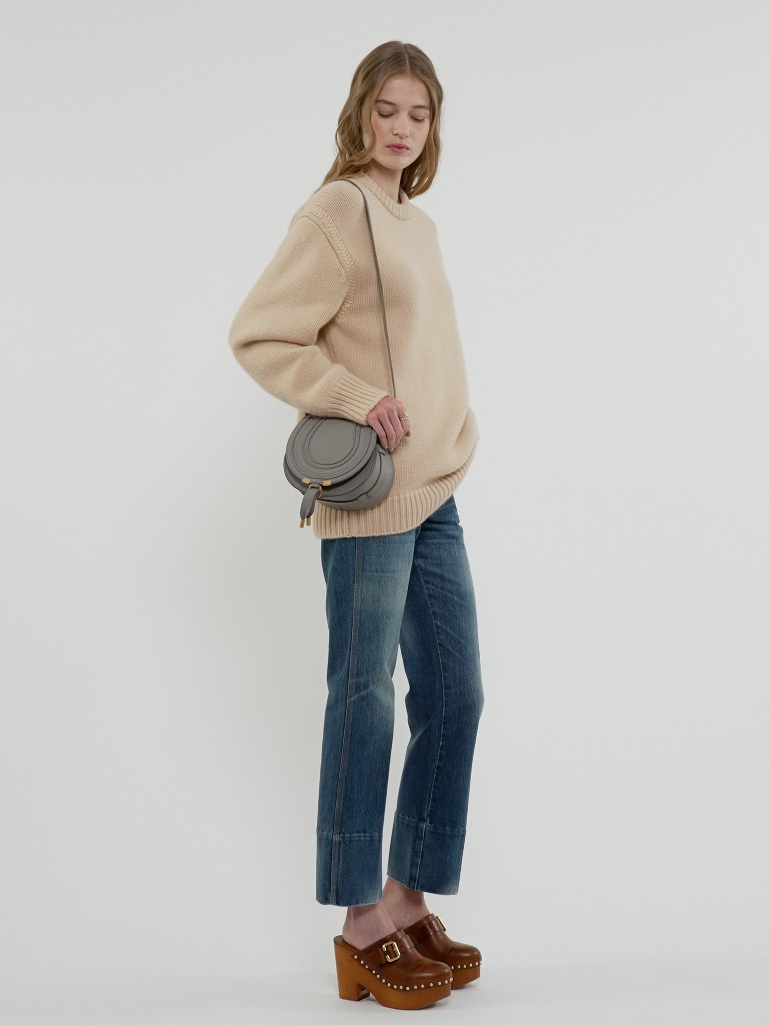 Small Marcie saddle bag in grained leather Grained calfskin
Cashmere Grey [*** acc_altImage_shotV ***]